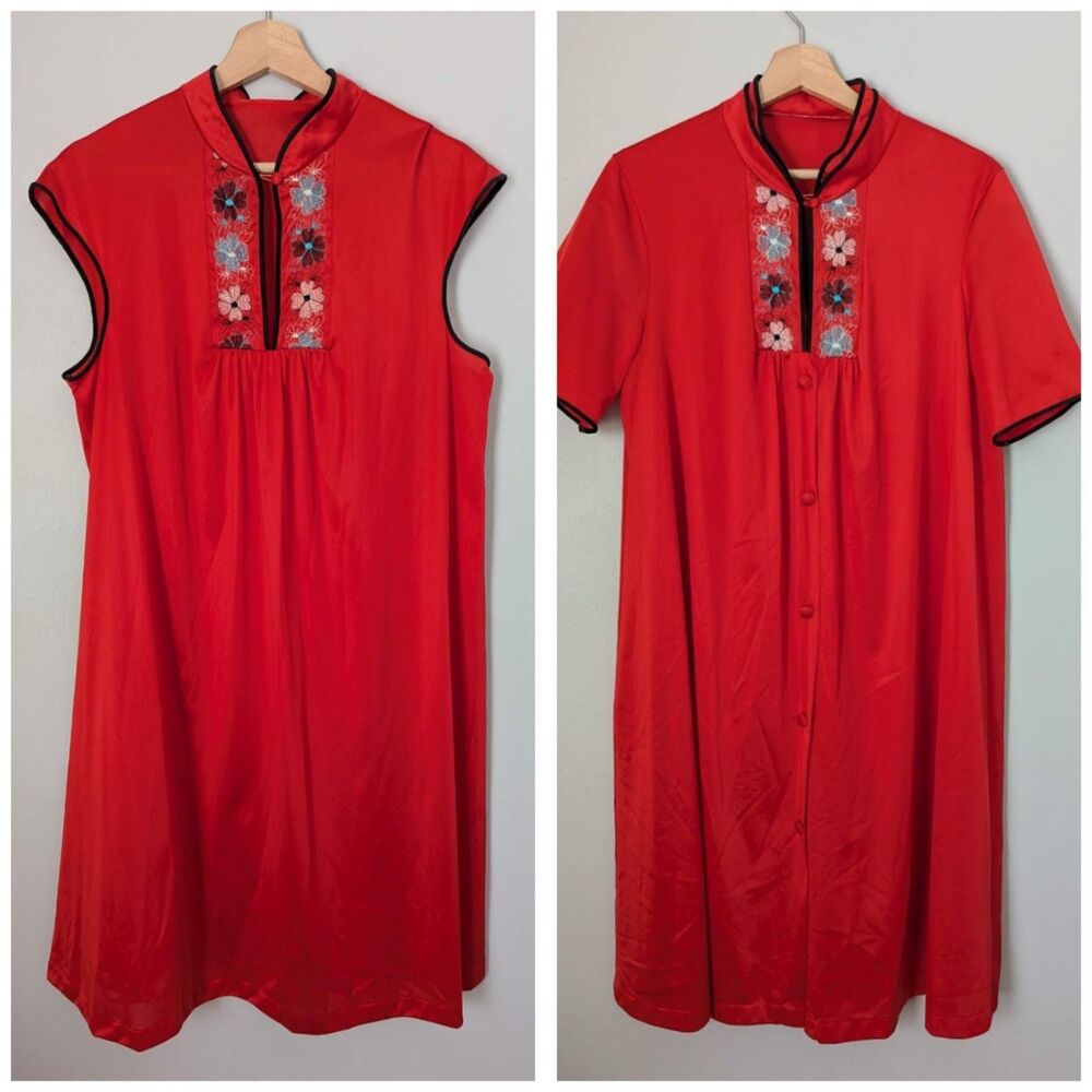 Vintage 70s JC Penney Red Silky Nylon Nightgown Robe Peignoir Set Size M USA